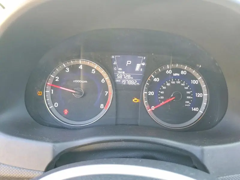 2012 HYUNDAI ACCENT SE  