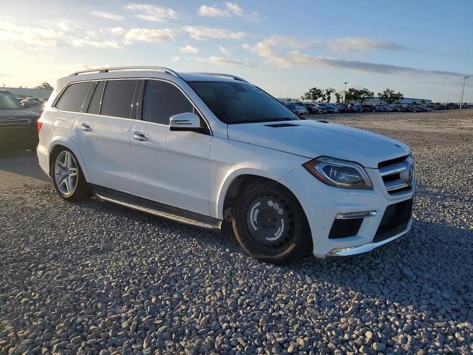 2015 MERCEDES-BENZ GL 550 4MATIC  