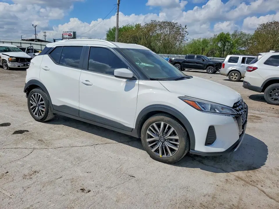 2021 NISSAN KICKS SV  
