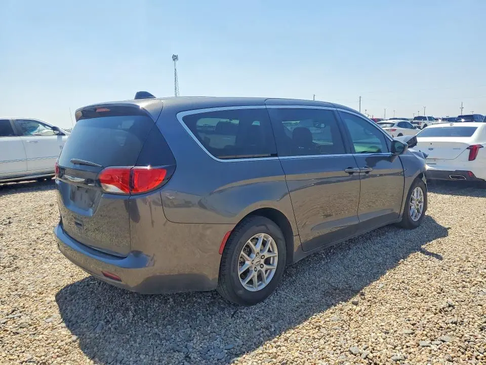 2023 CHRYSLER VOYAGER LX  