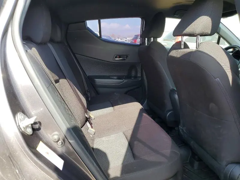 2019 TOYOTA C-HR XLE  