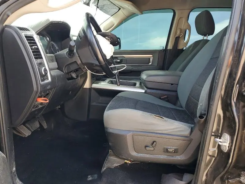 2017 RAM 1500 SLT  