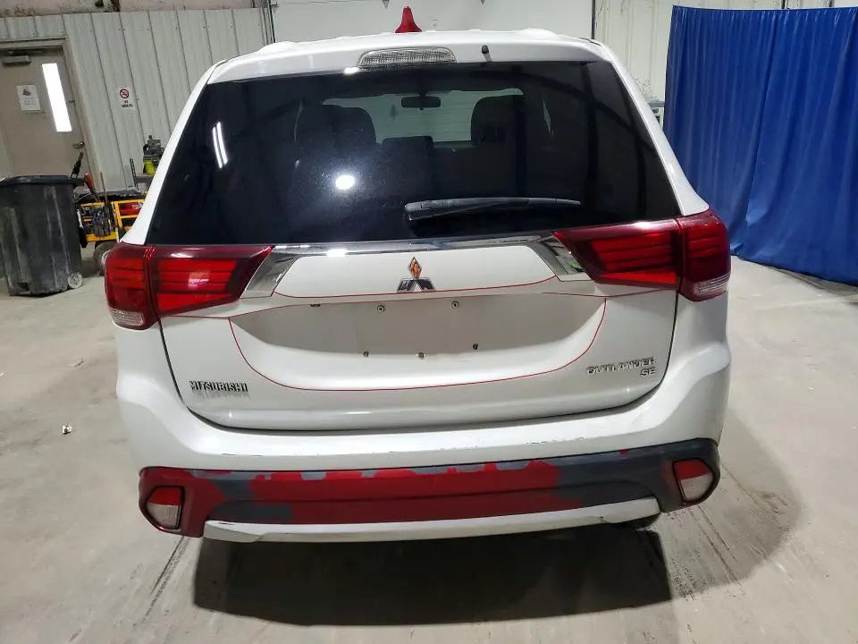 2018 MITSUBISHI OUTLANDER SE  