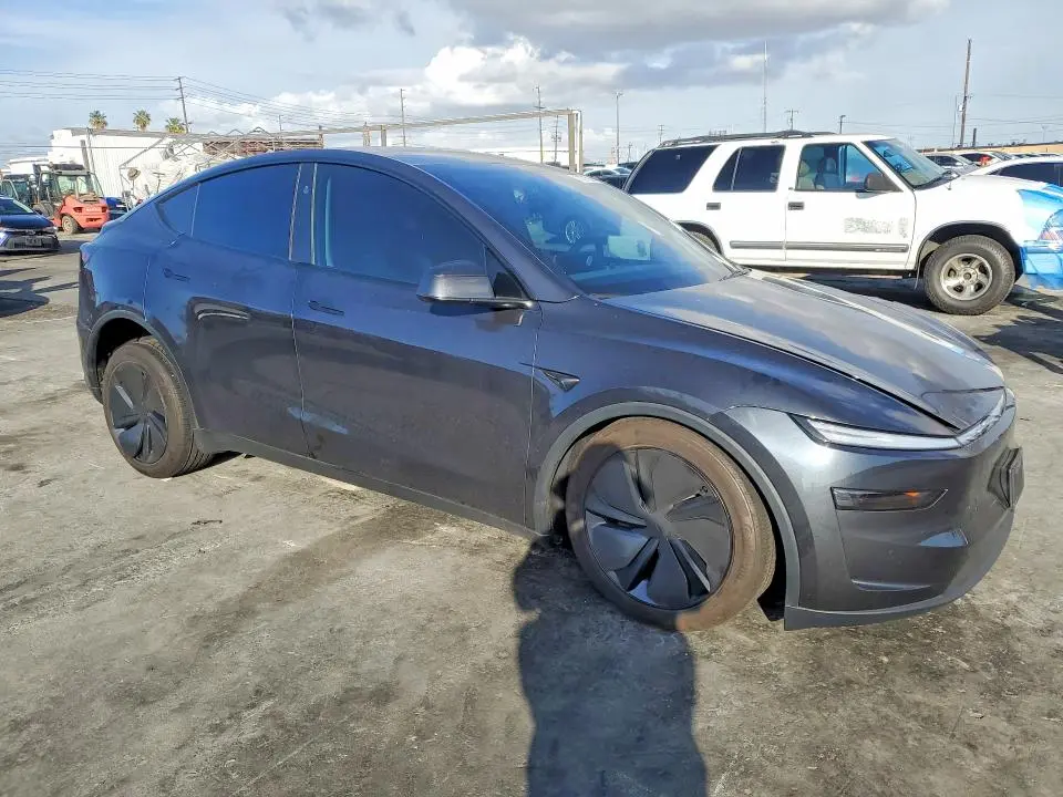 2026 TESLA MODEL Y   