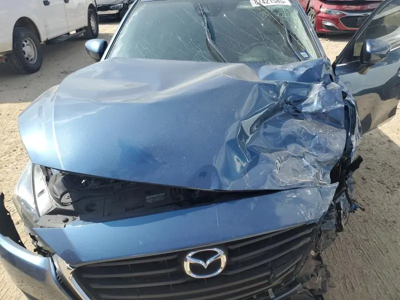 2018 MAZDA 3 TOURING  