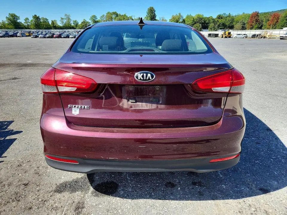 2018 KIA FORTE LX  
