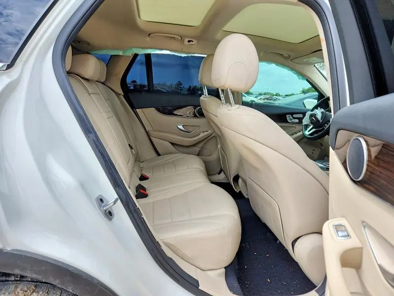 2022 MERCEDES-BENZ GLC 300  