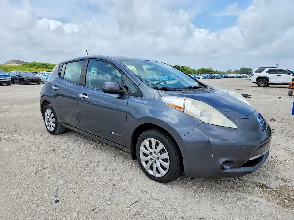 2013 NISSAN LEAF S  