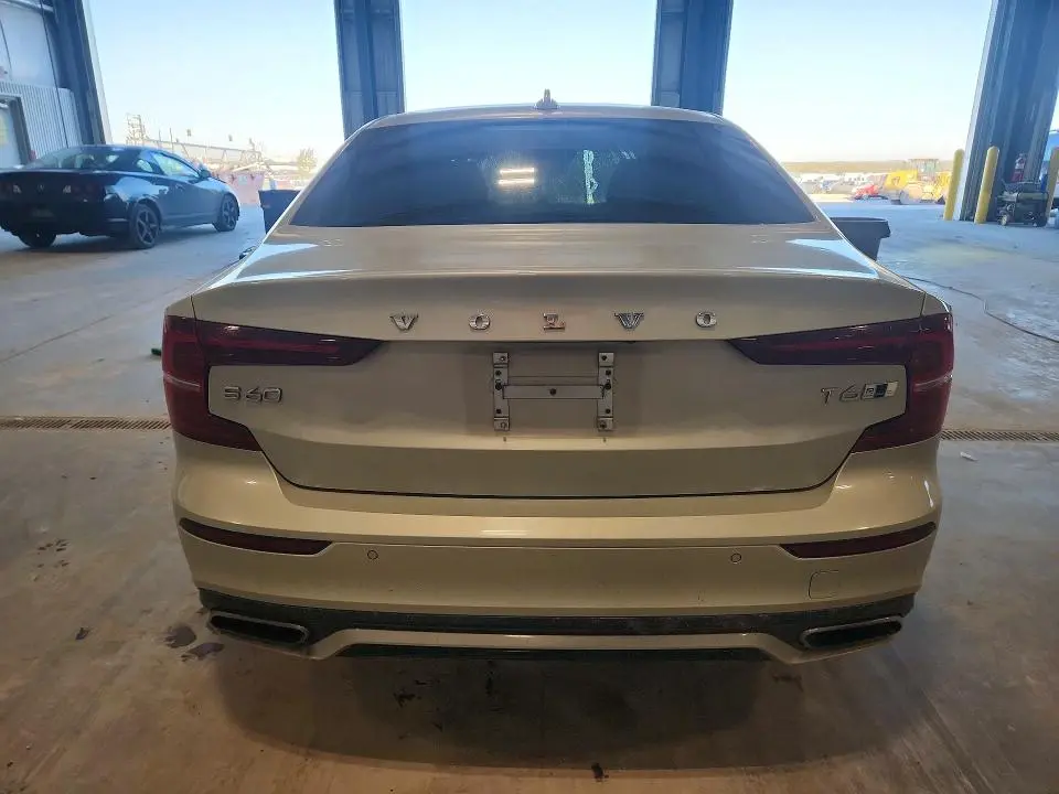 2019 VOLVO S60 T6 R-DESIGN  