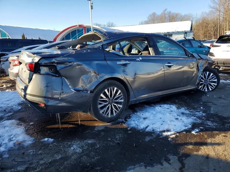 2023 NISSAN ALTIMA SV  