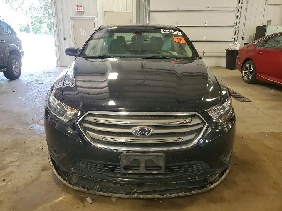 2018 FORD TAURUS SE  