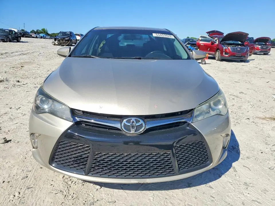 2016 TOYOTA CAMRY SE  