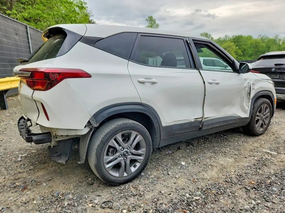 2021 KIA SELTOS LX  