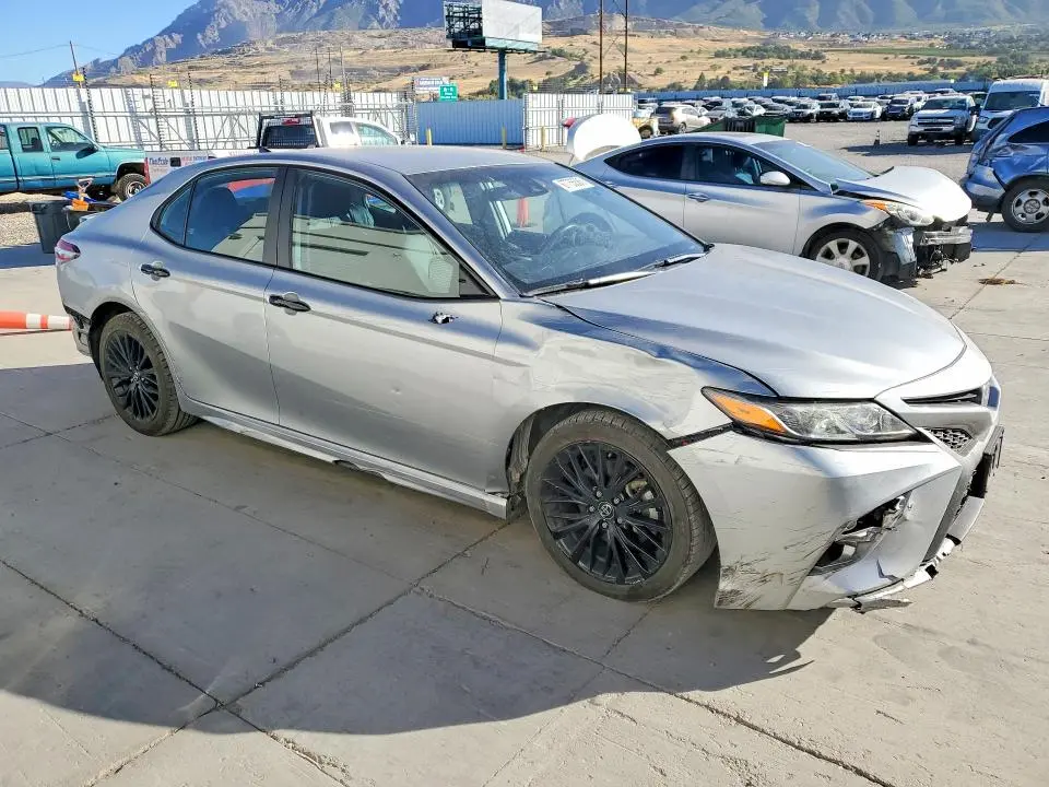 2020 TOYOTA CAMRY SE NIGHTSHADE  