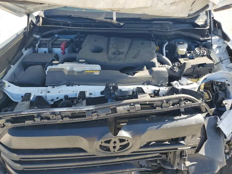 2025 TOYOTA TUNDRA SR5  
