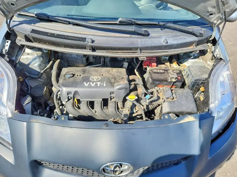 2011 TOYOTA YARIS BASE  