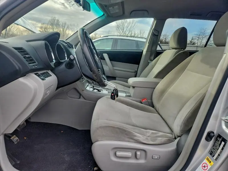 2011 TOYOTA HIGHLANDER BASE  