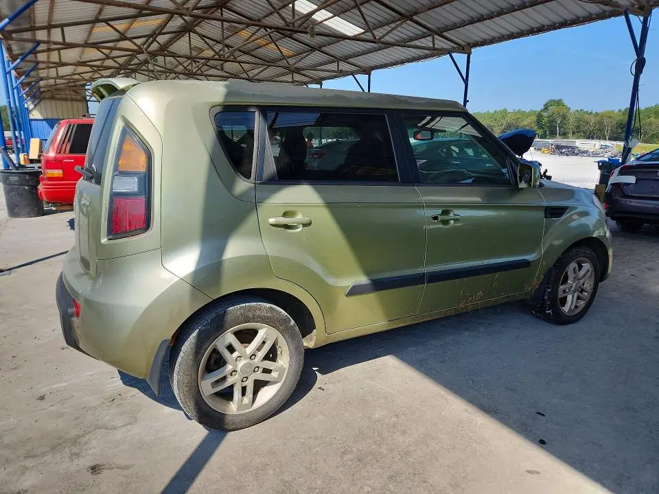 2011 KIA SOUL +  