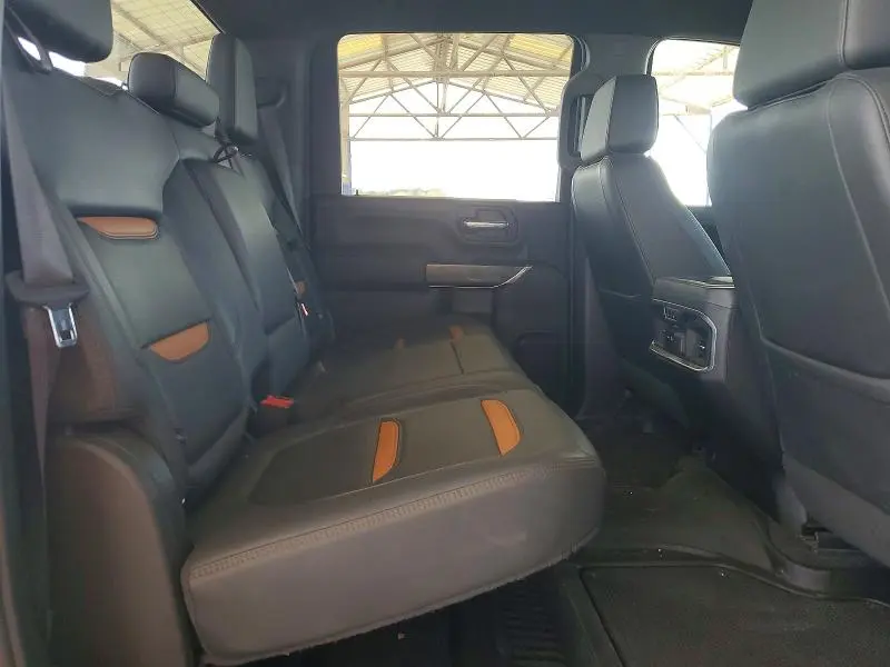 2021 GMC SIERRA K2500 AT4  