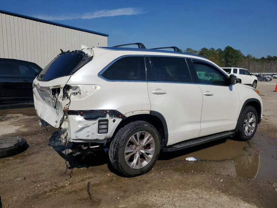 2015 TOYOTA HIGHLANDER XLE  
