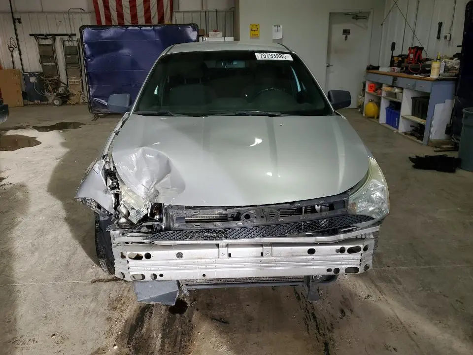 2010 FORD FOCUS SE  