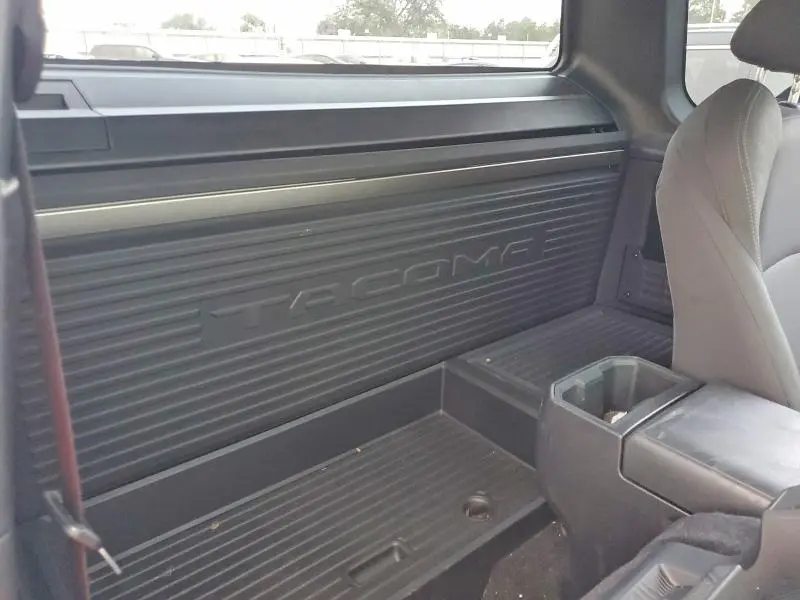 2025 TOYOTA TACOMA XTRACAB  