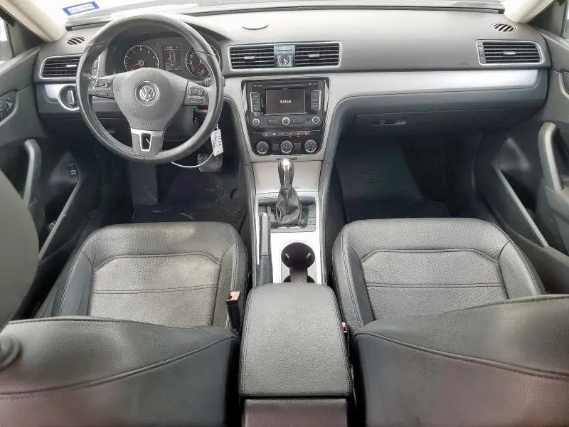 2013 VOLKSWAGEN PASSAT SE  