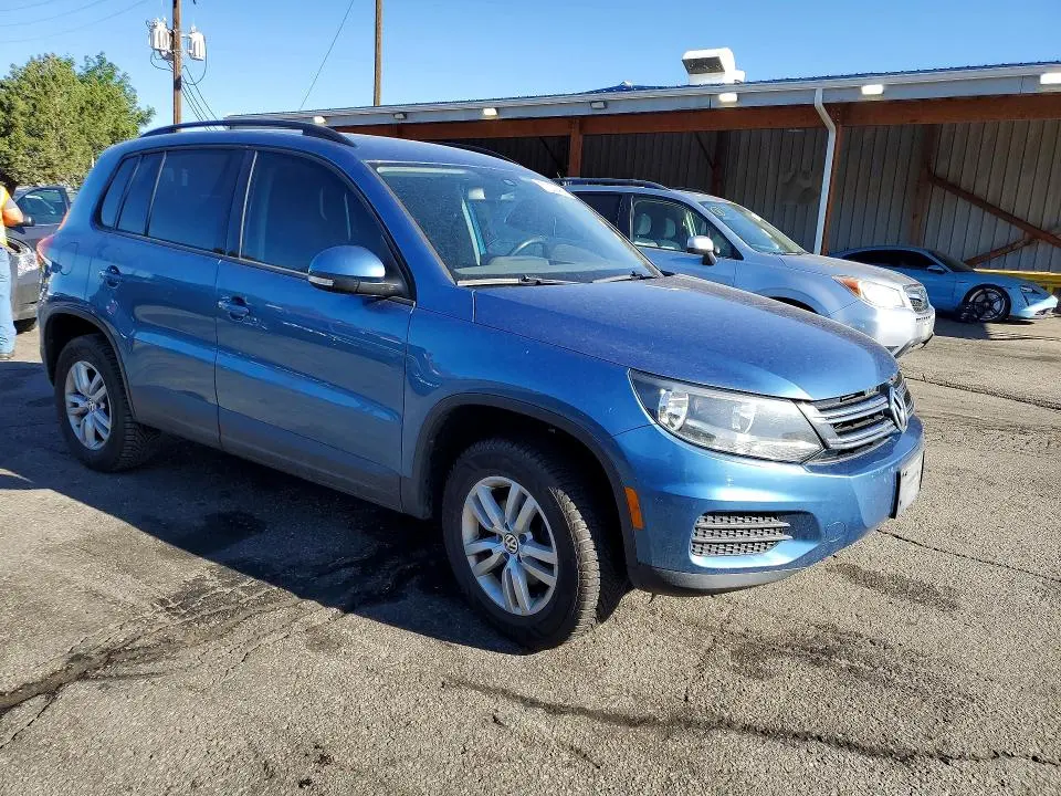 2017 VOLKSWAGEN TIGUAN S  