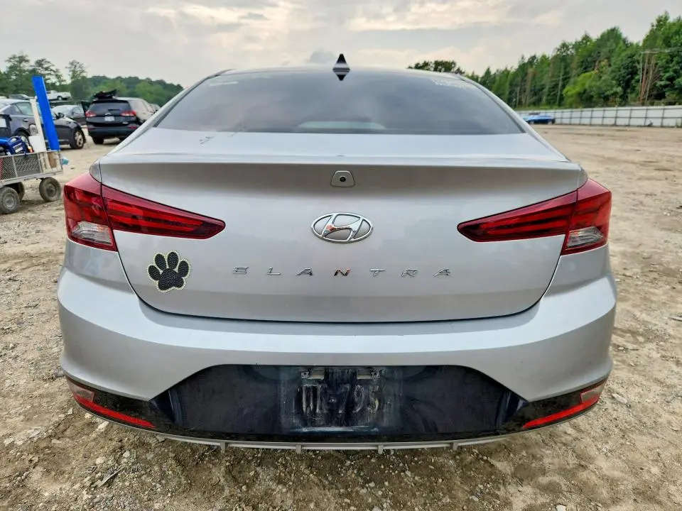 2020 HYUNDAI ELANTRA SEL  