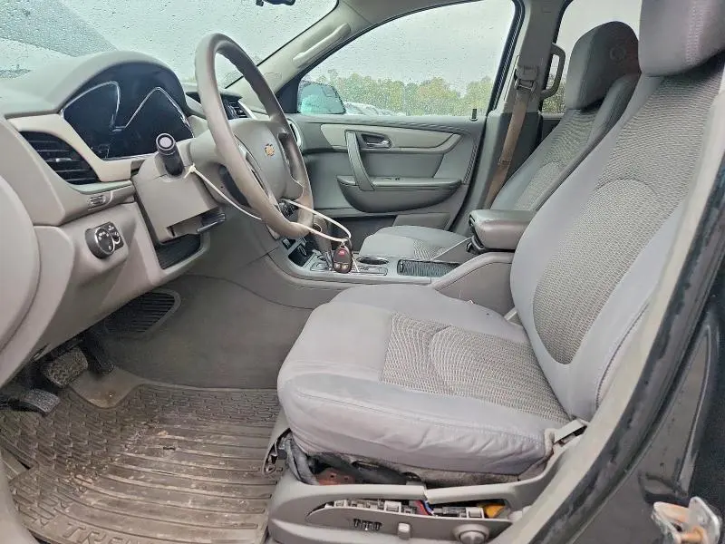 2013 CHEVROLET TRAVERSE LS  