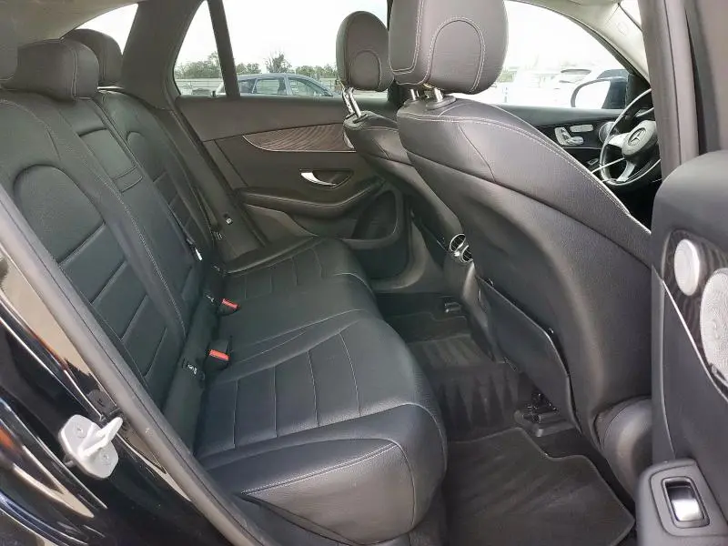 2016 MERCEDES-BENZ GLC 300  