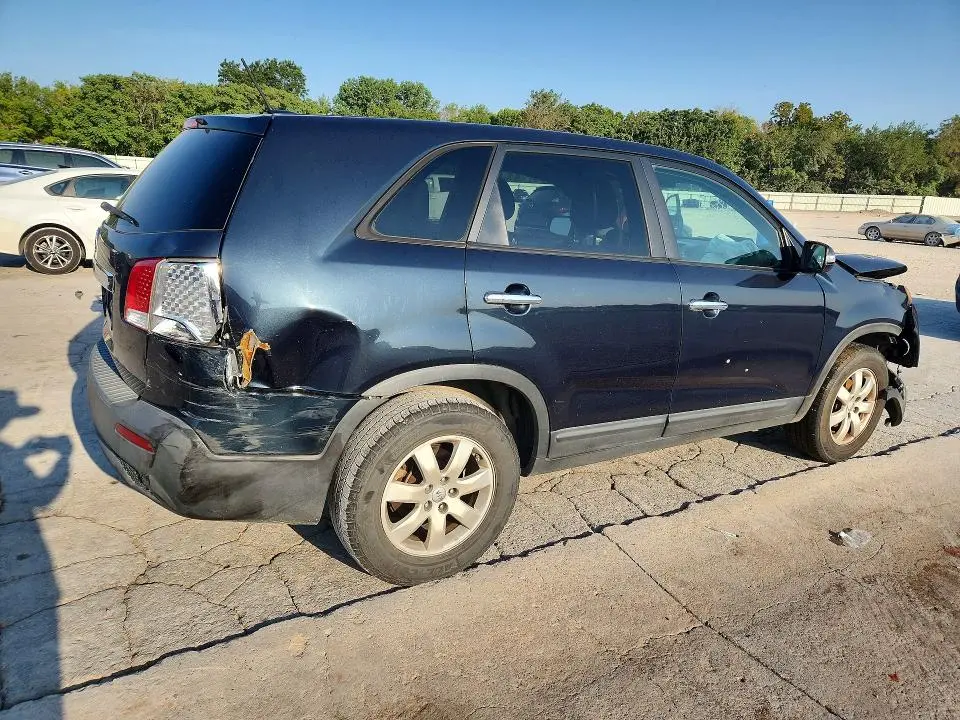 2013 KIA SORENTO LX  