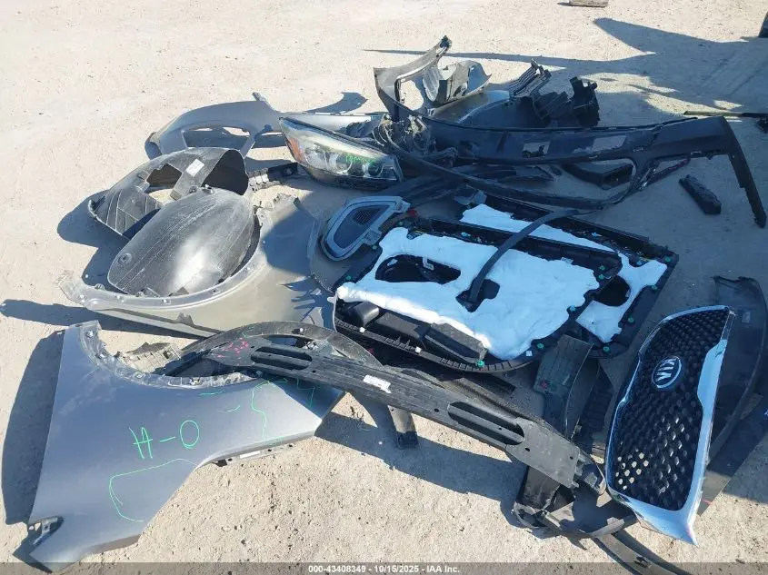 2016 KIA SORENTO 2.4L LX