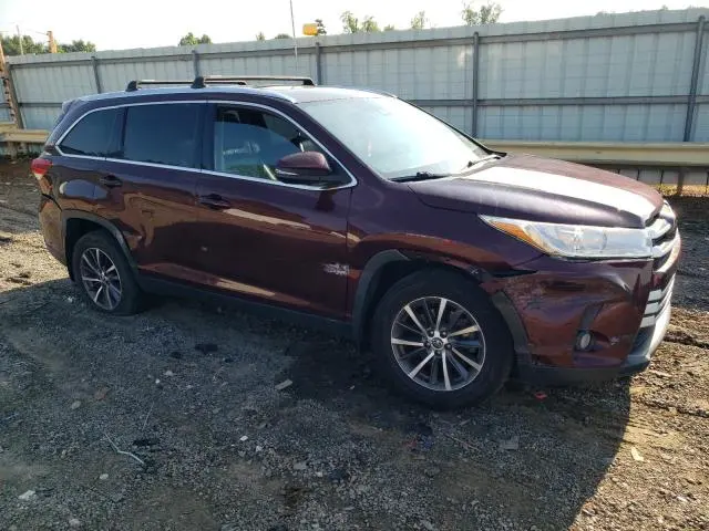 2019 TOYOTA HIGHLANDER SE  