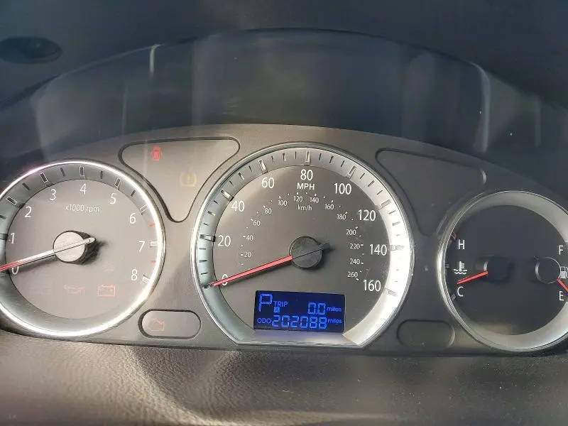 2010 HYUNDAI SONATA GLS  