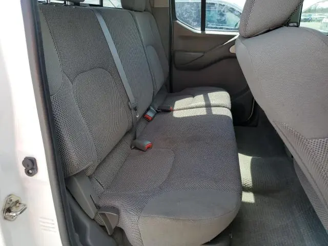2016 NISSAN FRONTIER S  