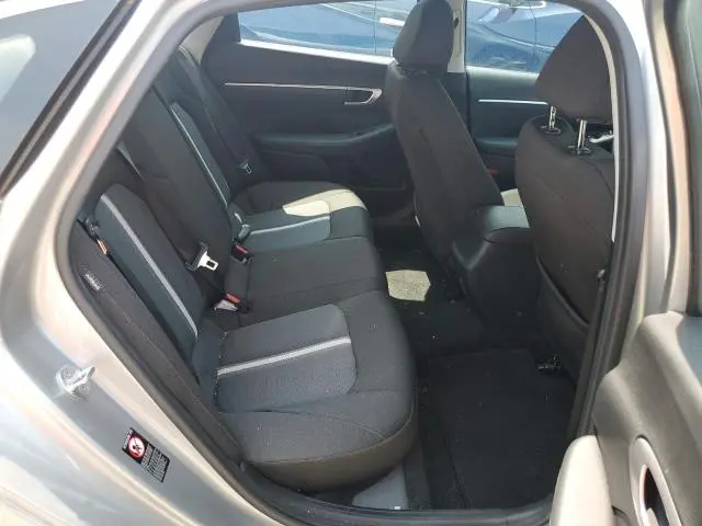 2022 HYUNDAI SONATA SE  