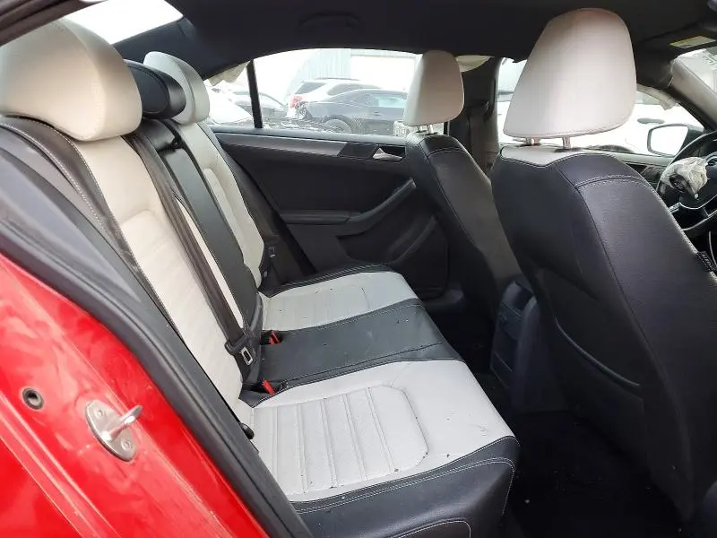 2016 VOLKSWAGEN JETTA SPORT  