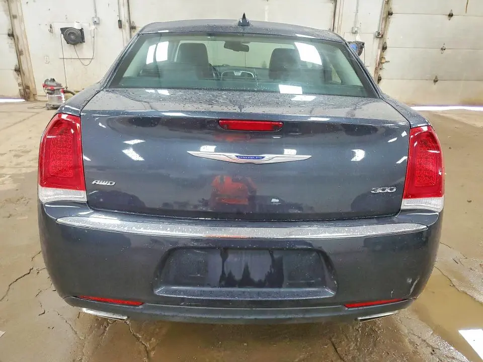 2019 CHRYSLER 300 LIMITED  