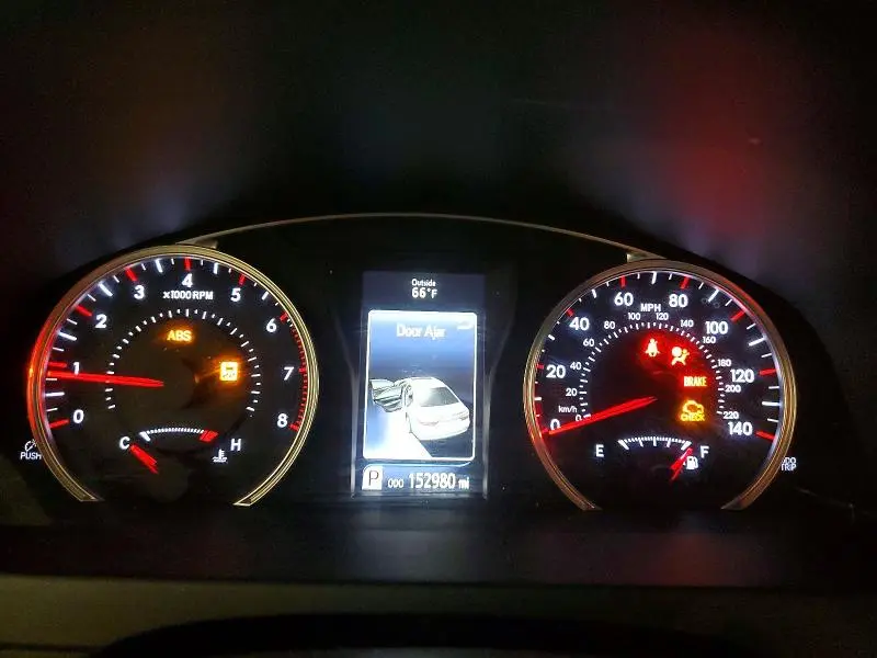 2015 TOYOTA CAMRY SE  