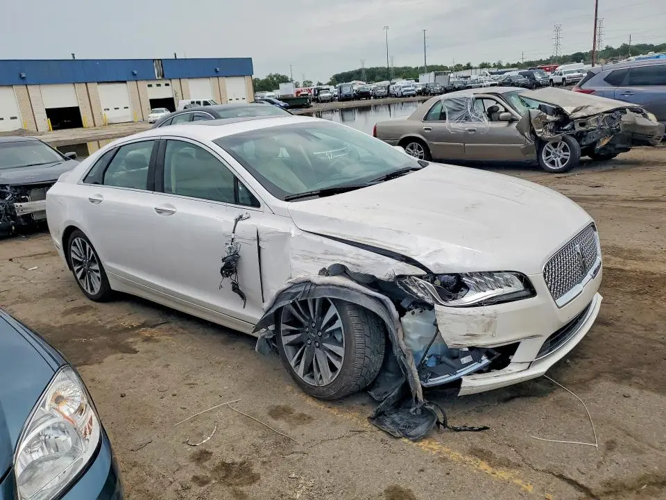 2019 LINCOLN MKZ RESERVE II  