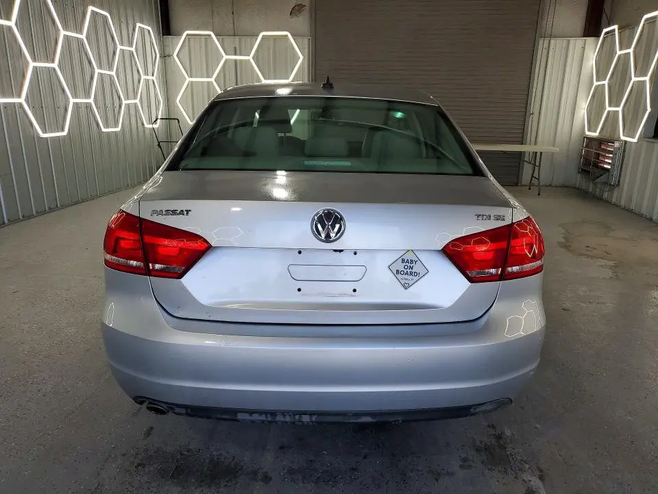 2014 VOLKSWAGEN PASSAT SE  