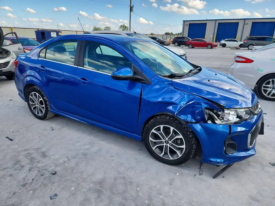 2018 CHEVROLET SONIC LT  