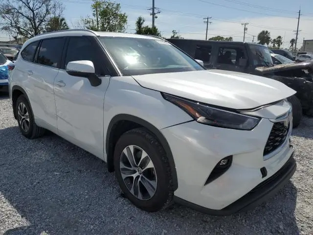 2024 TOYOTA HIGHLANDER LE