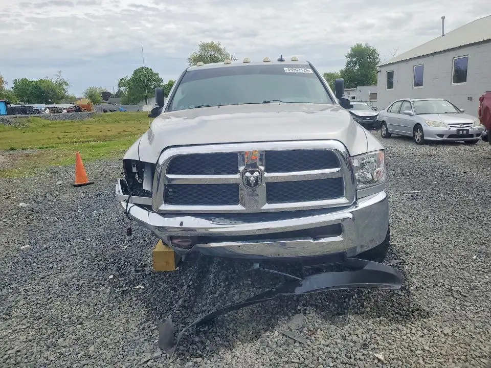 2013 RAM 2500 SLT  