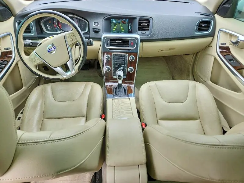 2015 VOLVO V60 PREMIER  