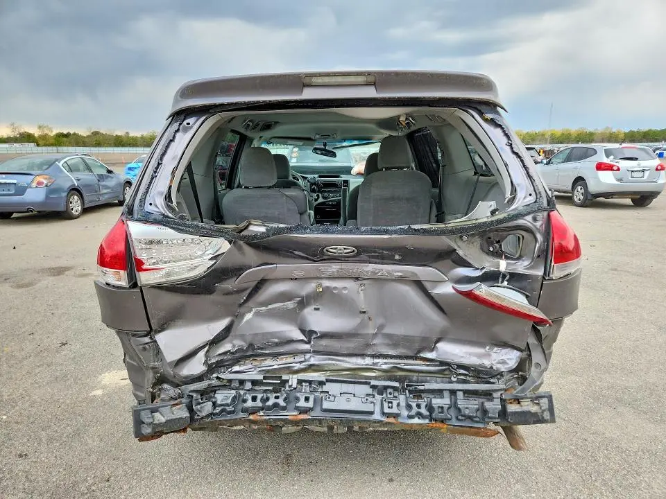 2013 TOYOTA SIENNA   
