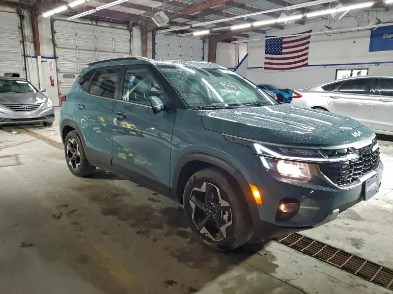 2025 KIA SELTOS EX  