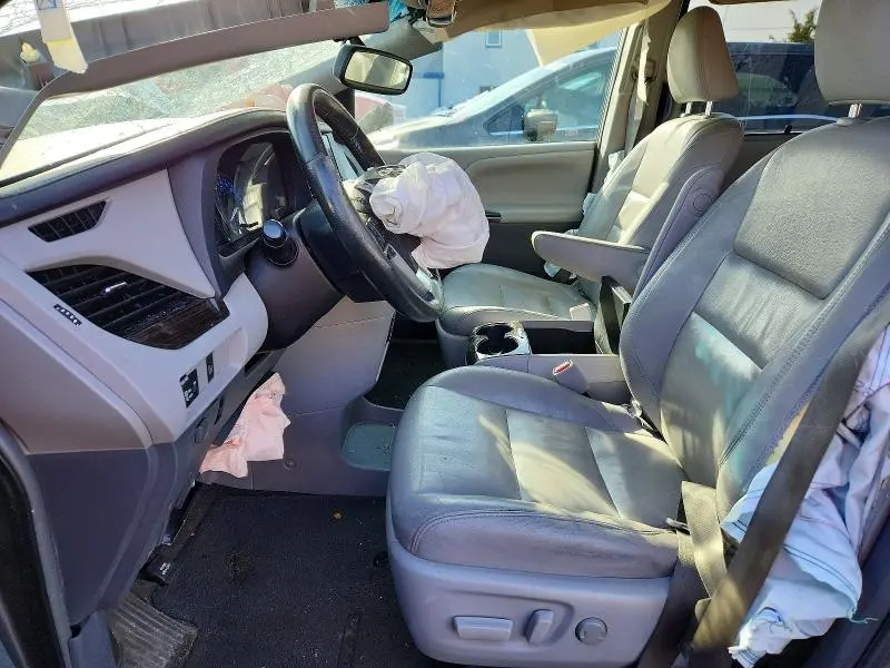 2015 TOYOTA SIENNA XLE 8-PASSENGER  