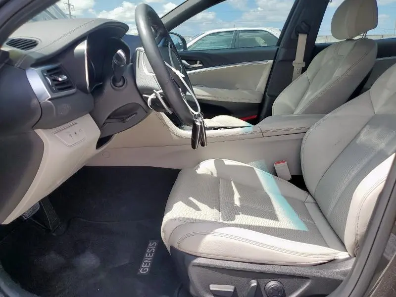 2023 GENESIS G70 BASE  